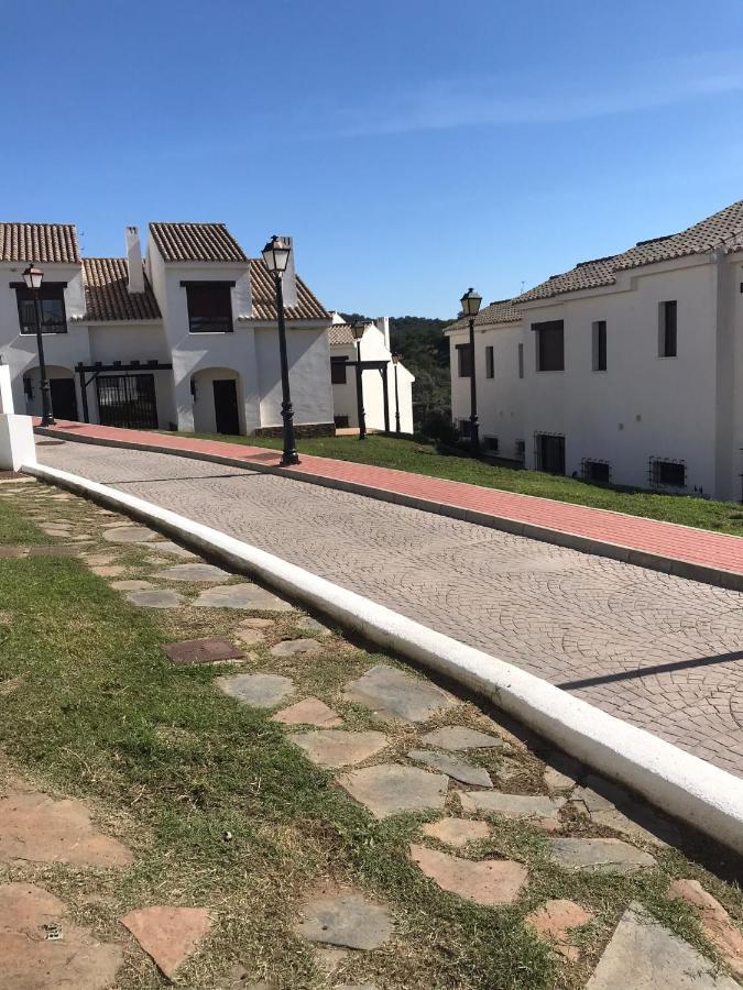 Вилла Sierra El Retiro Севилья Экстерьер фото