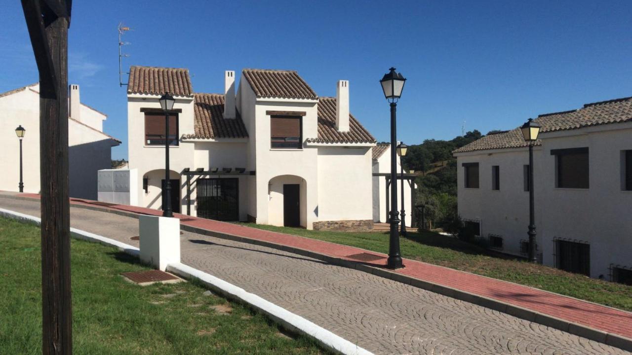 Вилла Sierra El Retiro Севилья Экстерьер фото